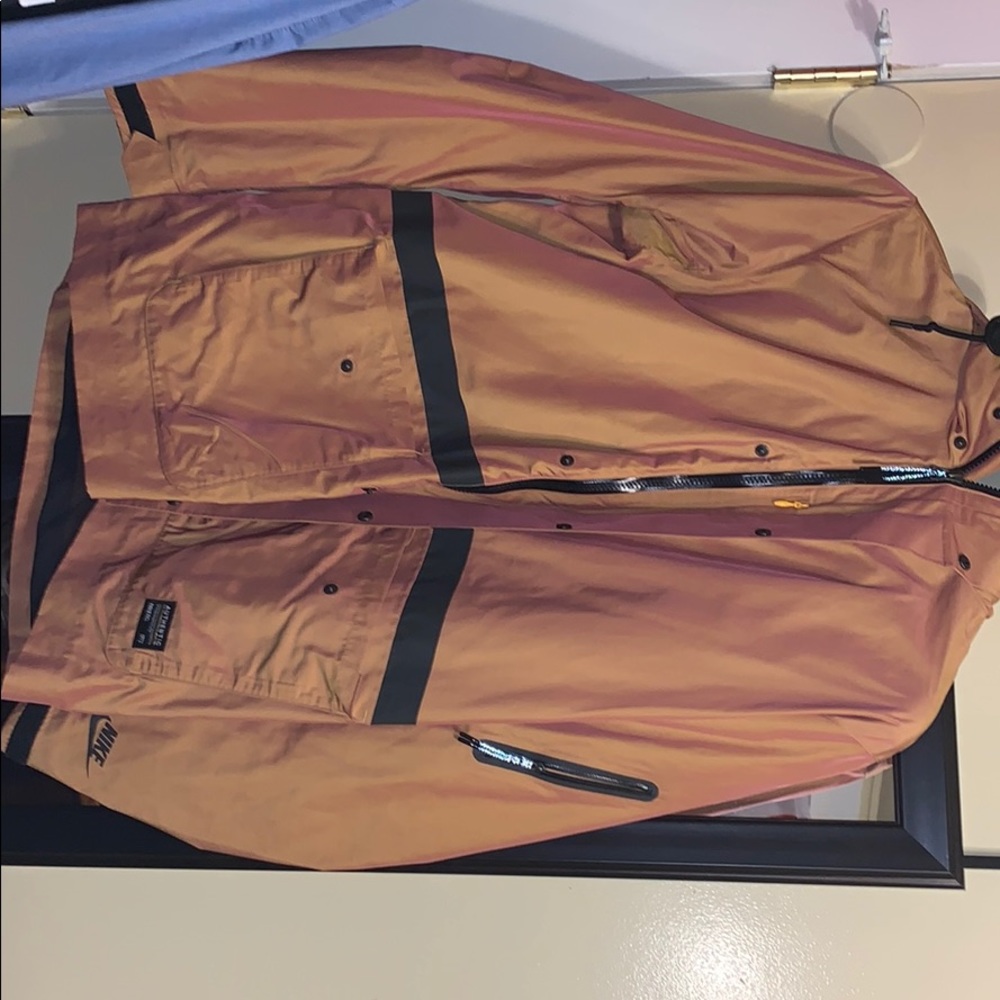 Nike 1972 F.C Reflective Rain Coat - Picture 1 of 2